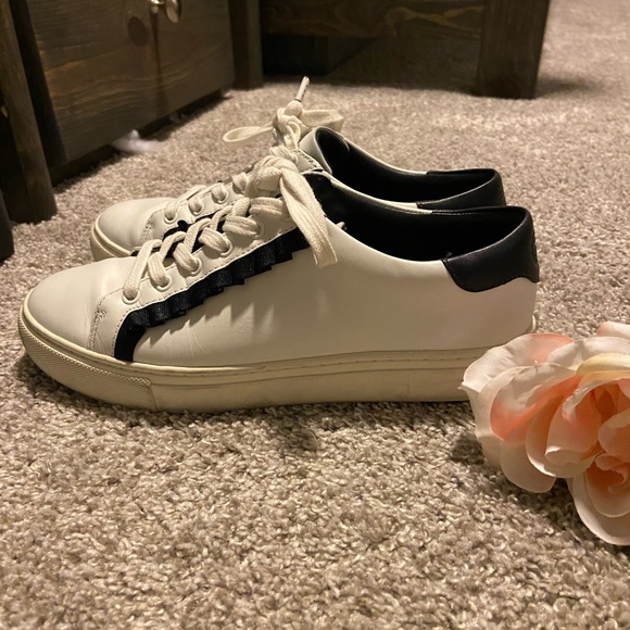 Tory Burch Sneaker - Picture 3 of 4